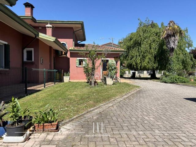 Villa Indipendente in vendita a San Donà Di Piave, Veneto