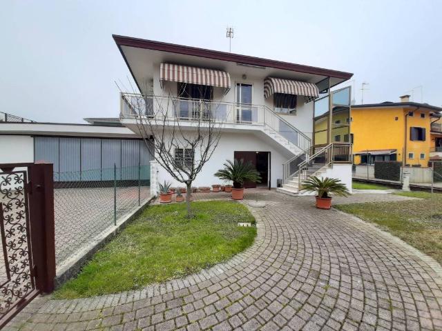 Villa Indipendente in vendita a San Donà Di Piave, Veneto