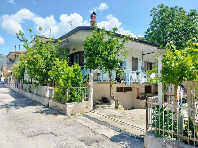 Villa Indipendente in vendita a San Felice A Cancello, Campania