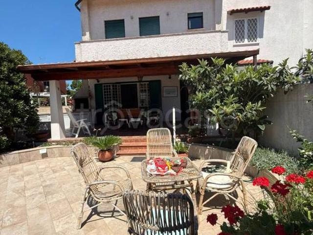 Villa Indipendente in vendita a Terracina, Lazio