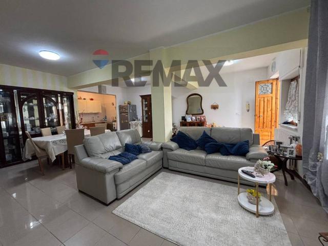 Villa Indipendente in vendita a Corigliano-Rossano, Calabria