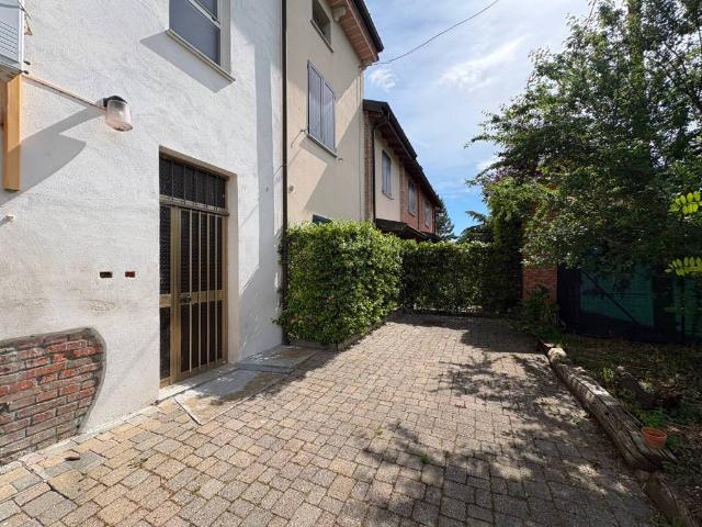 Villa Indipendente in vendita a San Giorgio Piacentino, Reggio Emilia