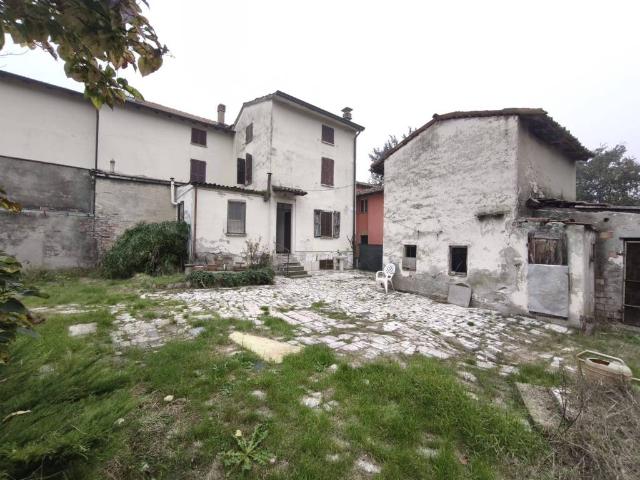 Villa Indipendente in vendita a San Giorgio Piacentino, Reggio Emilia