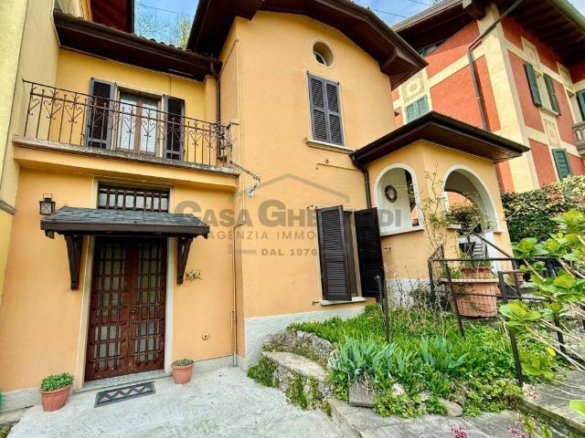 Villa Indipendente in vendita a Comunità Montana della Valle Brembana, San Giovanni Bianco