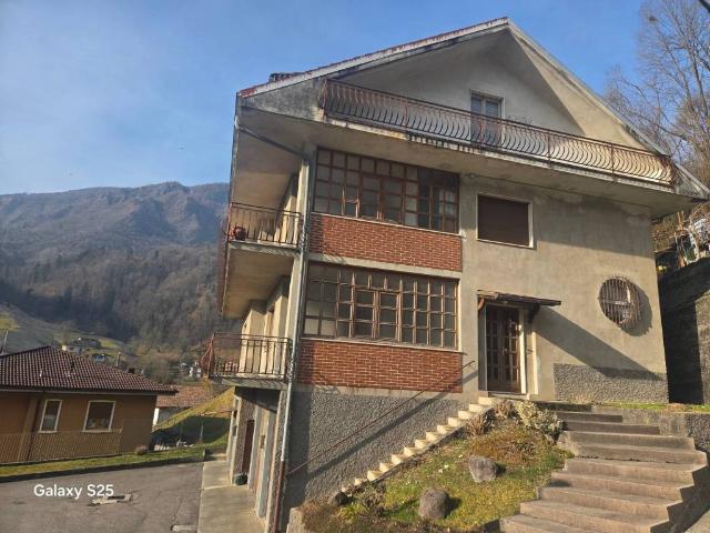Villa Indipendente in vendita a Comunità Montana della Valle Brembana, San Giovanni Bianco