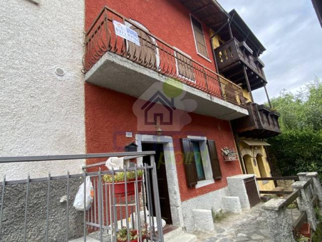 Villa Indipendente in vendita a Comunità Montana della Valle Brembana, San Giovanni Bianco