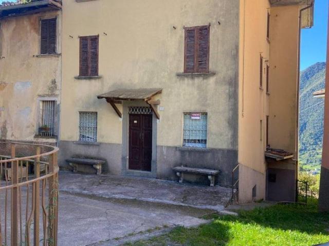 Villa Indipendente in vendita a Comunità Montana della Valle Brembana, San Giovanni Bianco