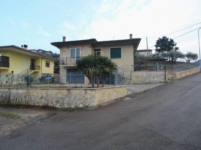 Villa Indipendente in vendita a San Giovanni Ilarione, Veneto