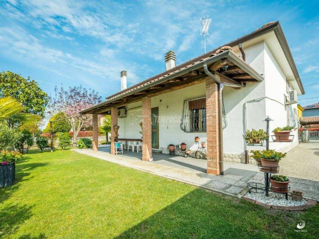 Villa Indipendente in vendita a Unione Terre d'Acqua, San Giovanni In Persiceto