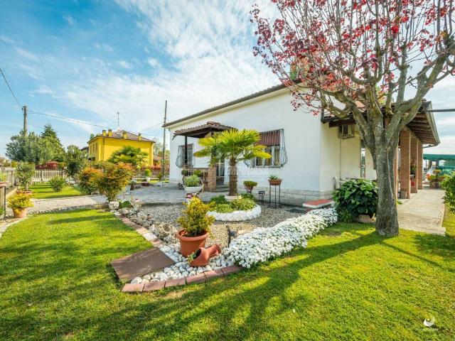 Villa Indipendente in vendita a Unione Terre d'Acqua, San Giovanni In Persiceto