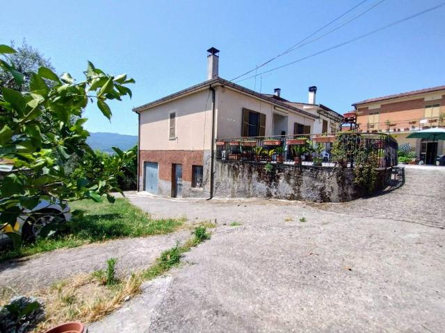 Villa Indipendente in vendita a San Giovanni Incarico, Lazio