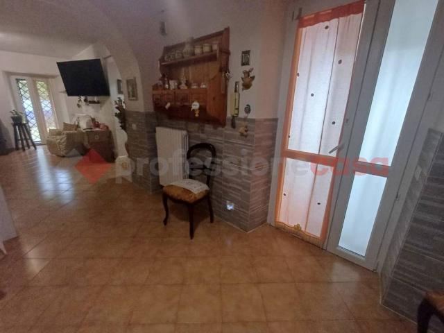 Villa Indipendente in vendita a San Giovanni Incarico, Lazio