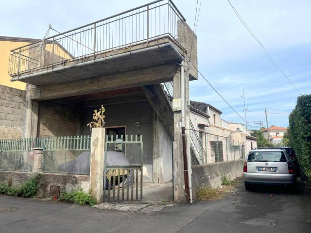 Villa Indipendente in vendita a San Giovanni La Punta, Sicilia