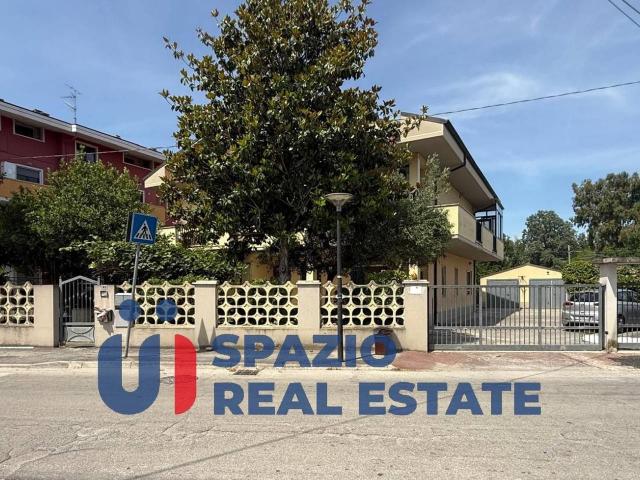 Villa Indipendente in vendita a San Giovanni Teatino, Abruzzo
