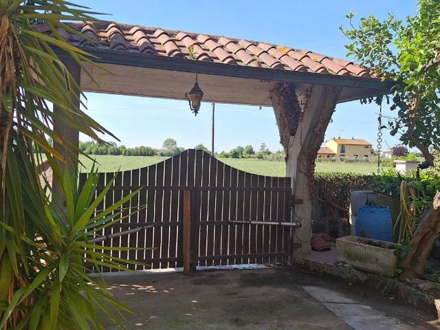 Villa Indipendente in vendita a Sant'Andrea a Pescaiola, San Giuliano Terme