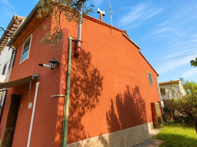 Villa Indipendente in vendita a San Martino Ulmiano, San Giuliano Terme