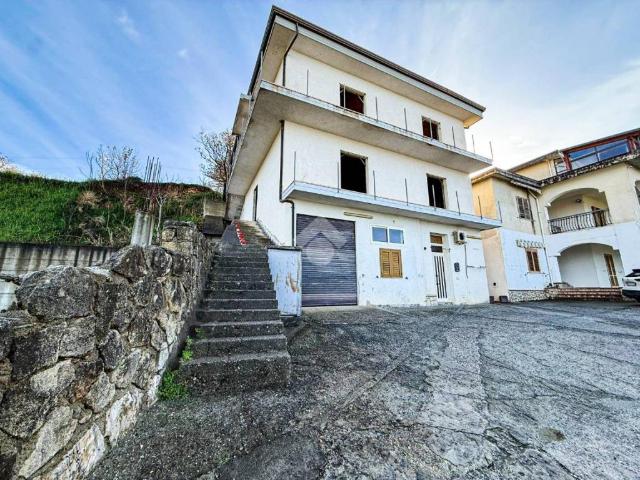 Villa Indipendente in vendita a Calabria, Cosenza