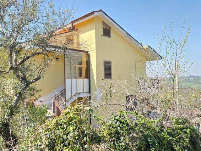 Villa Indipendente in vendita a San Mango Sul Calore, Campania