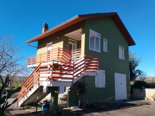 Villa Indipendente in vendita a San Mango Sul Calore, Campania