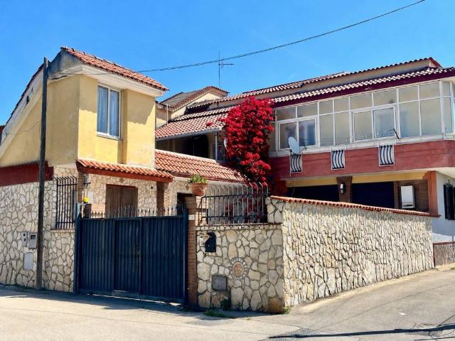 Villa Indipendente in vendita a San Marcellino, Campania