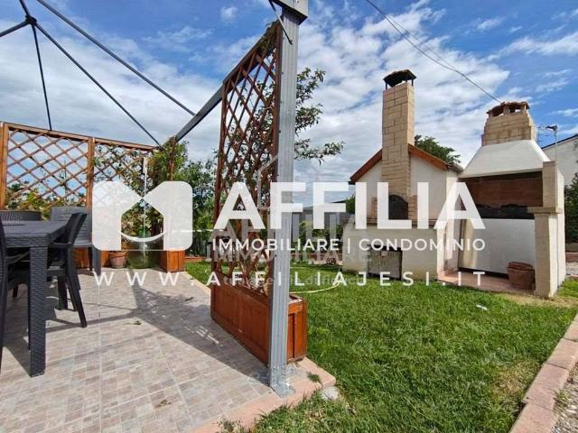 Villa Indipendente in vendita a San Marcello, Ancona