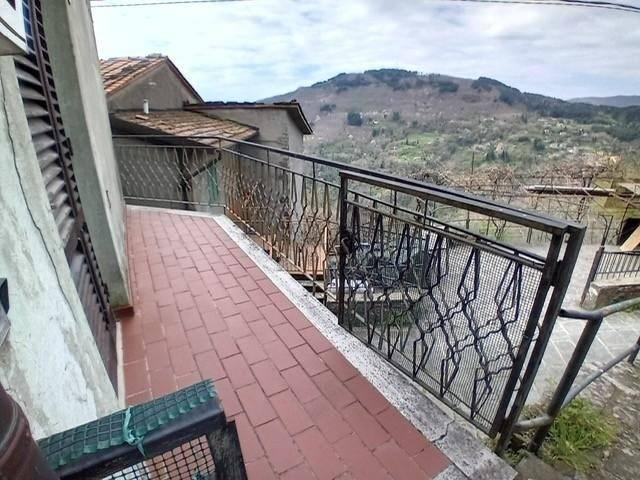 Villa Indipendente in vendita a Crespole, San Marcello Piteglio