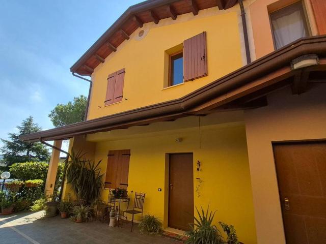 Villa Indipendente in vendita a Dogana, Serravalle