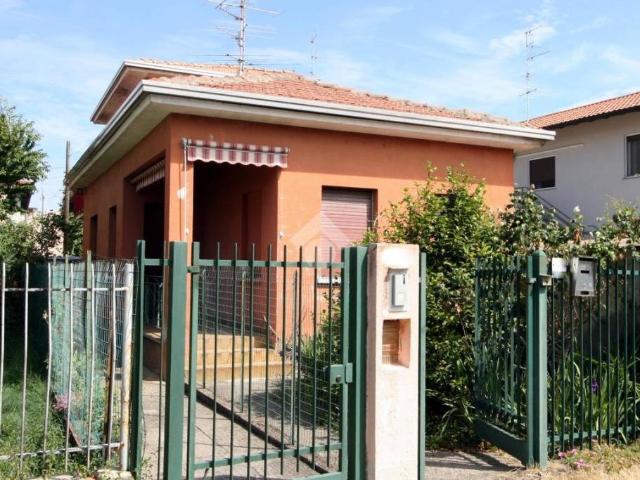 Villa Indipendente in vendita a Villa, Cassano Magnago