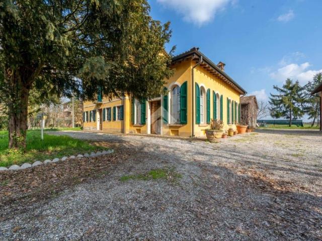 Villa Indipendente in vendita a Pianura Reggiana, Re
