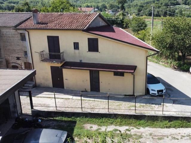 Villa Indipendente in vendita a San Martino Valle, Campania