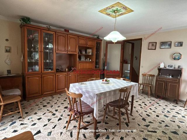 Villa Indipendente in vendita a San Mauro Castelverde, Sicilia