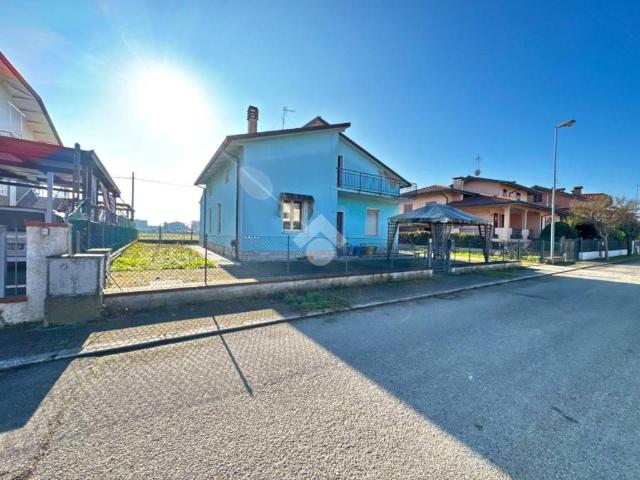 Villa Indipendente in vendita a San Mauro Pascoli, Reggio Emilia