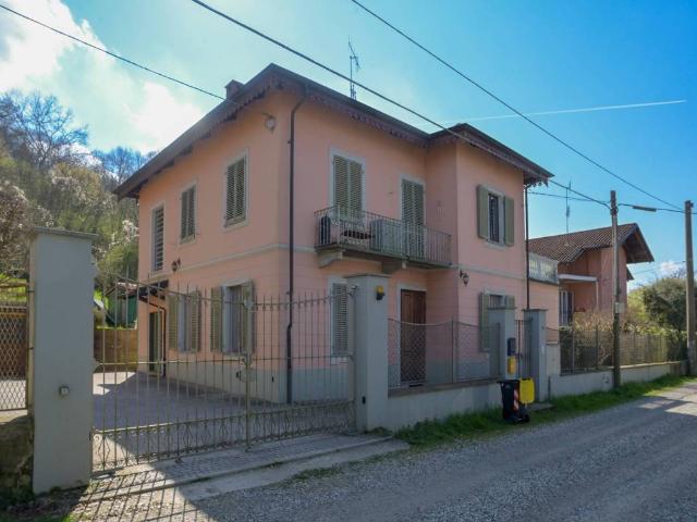 Villa Indipendente in vendita a Sambuy, Piemonte