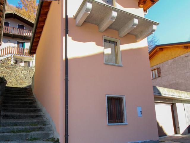 Villa Indipendente in vendita a San Giovanni, San Nazzaro Val Cavargna