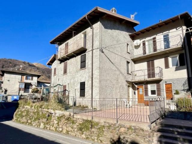 Villa Indipendente in vendita a Monti Revolè, San Nazzaro Val Cavargna