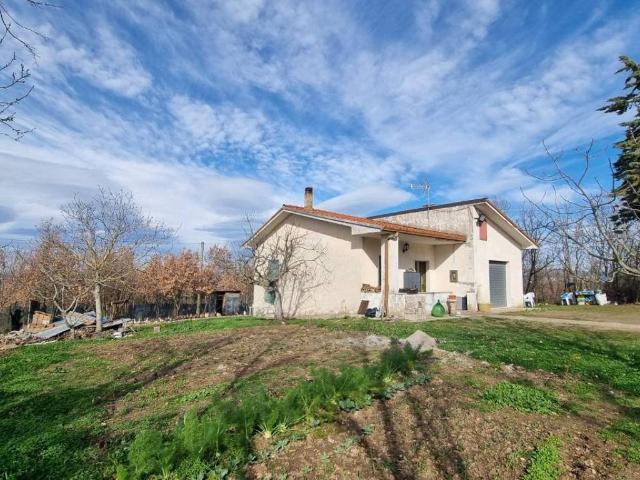 Villa Indipendente in vendita a San Nicola Baronia, Campania