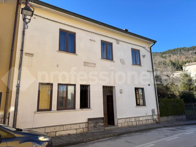 Villa Indipendente in vendita a San Pietro Avellana, Molise
