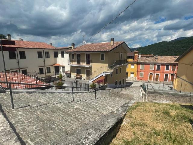 Villa Indipendente in vendita a San Pietro Avellana, Molise