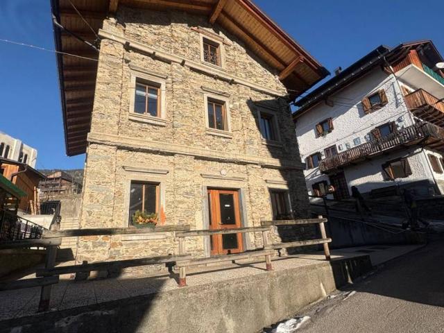 Villa Indipendente in vendita a Valle, San Pietro Di Cadore