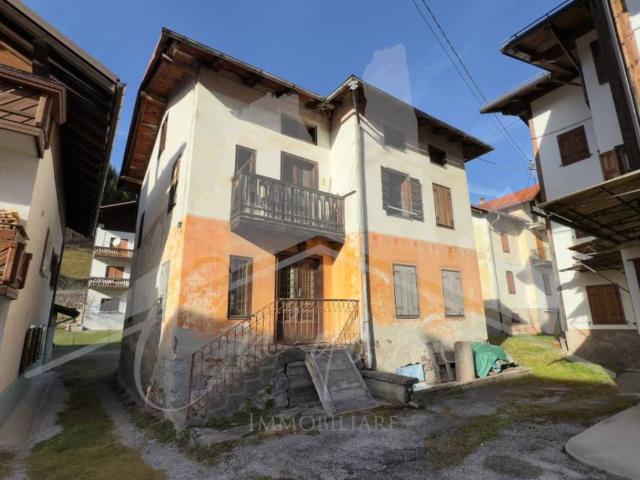 Villa Indipendente in vendita a Valle, San Pietro Di Cadore