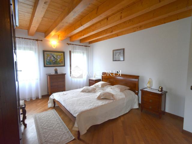 Villa Indipendente in vendita a San Pietro di Feletto, San Pietro Di Feletto