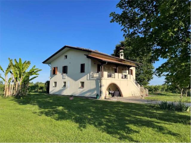 Villa Indipendente in vendita a San Pietro di Feletto, Borgo Lozzo