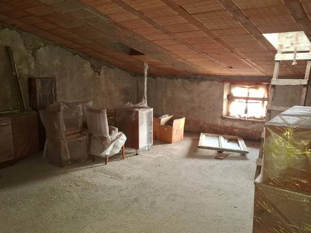 Villa Indipendente in vendita a Corrubbio di Negarine, San Pietro In Cariano