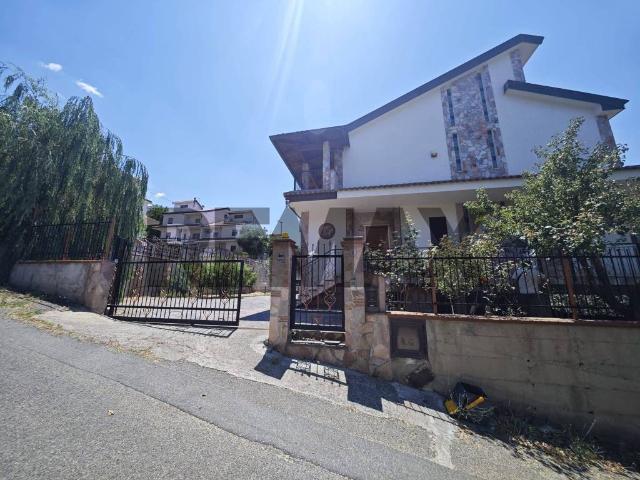 Villa Indipendente in vendita a Calabria, Cosenza