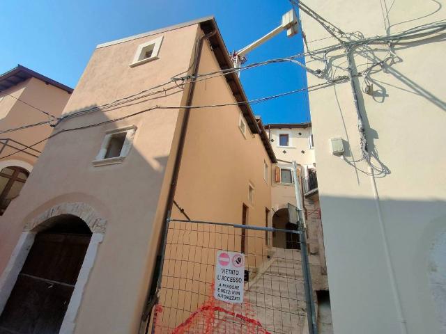 Villa Indipendente in vendita a San Pio Delle Camere, Abruzzo