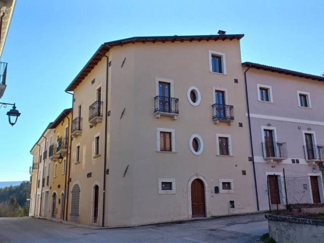 Villa Indipendente in vendita a San Pio Delle Camere, Abruzzo