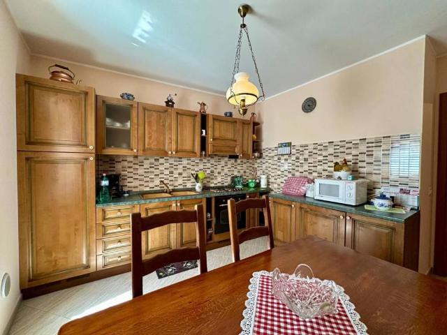 Villa Indipendente in vendita a San Pio Delle Camere, Abruzzo