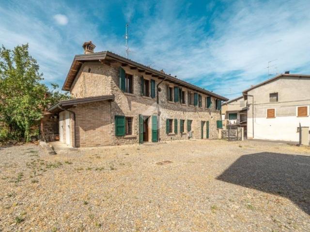 Villa Indipendente in vendita a Val d’Enza, Re
