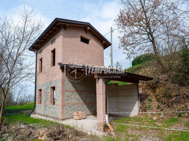 Villa Indipendente in vendita a Val d’Enza, Re