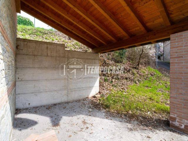 Villa Indipendente in vendita a Val d’Enza, Re